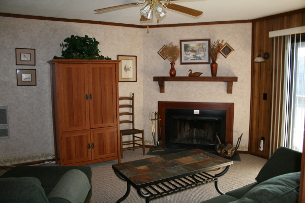 fireplace.JPG (22938 bytes)